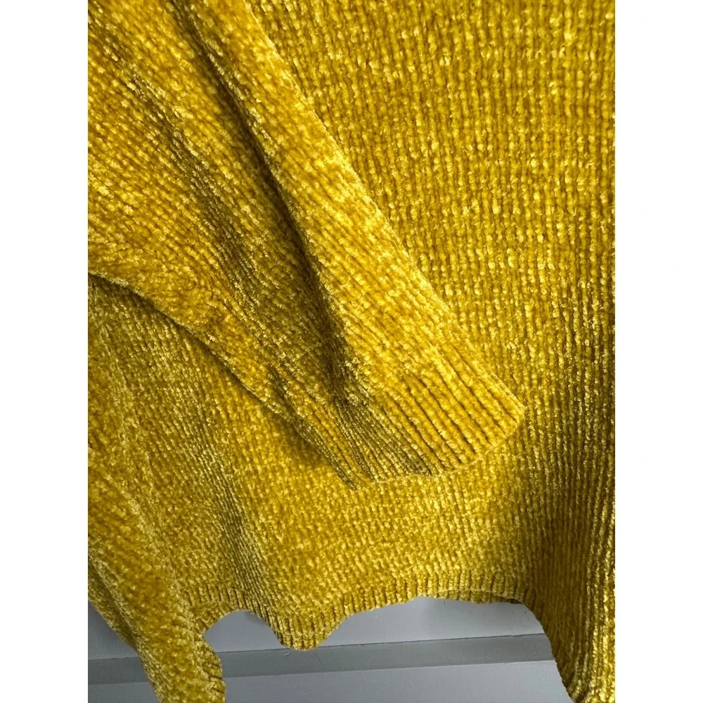 EXPRESS Mustard Yellow Women's Chenille V Neck 3/4 Sleeve‎ Sweater Top M